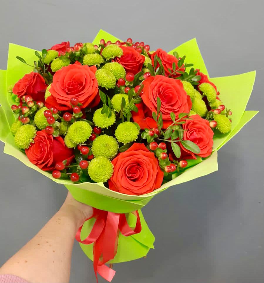 Букет цветов из: Хризантемы и Розы в Никольское