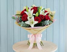 Букет цветов из:  Лилии и Розы в Никольское
