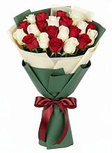 Букет Микс из красных и белых роз в Никольское