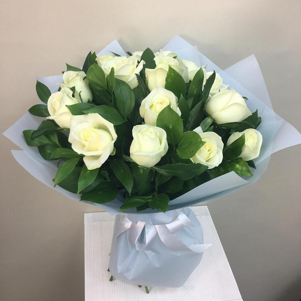 Букет 15 Белых роз Проуд в Никольское