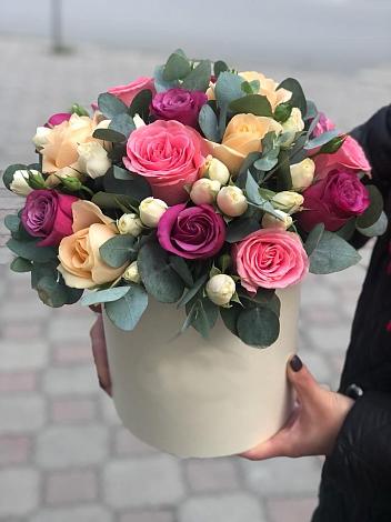 Цветочная композиция из Розы в шляпной коробке в Никольское