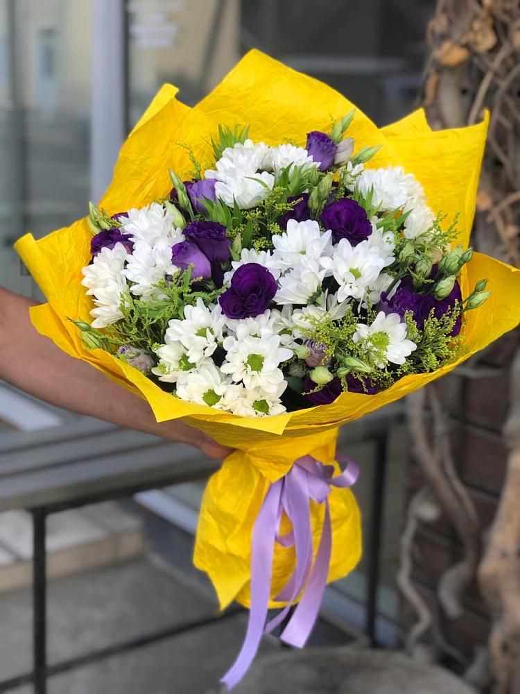 Букет цветов из: Ирисы, Хризантемы и Ромашки в Никольское