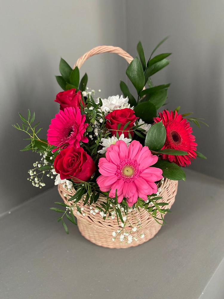 Цветочная композиция из Розы, Хризантемы и Герберы в корзине в Никольское