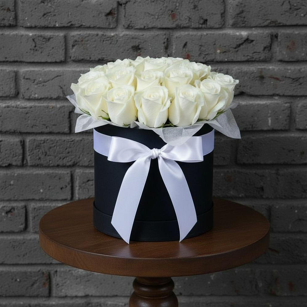 Цветочная композиция из Розы в шляпной коробке в Никольское