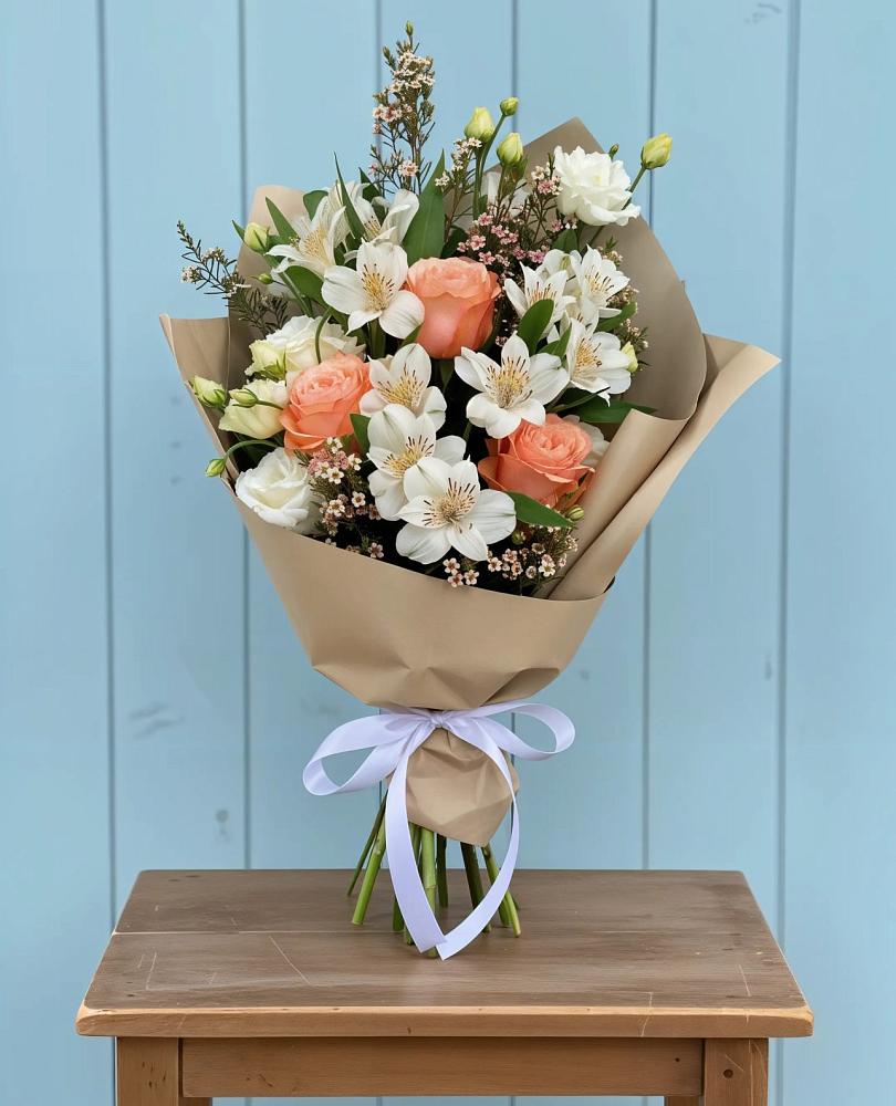 Букет цветов из: Альстромерии, Лизиантусы, Розы и Хризантемы в Никольское